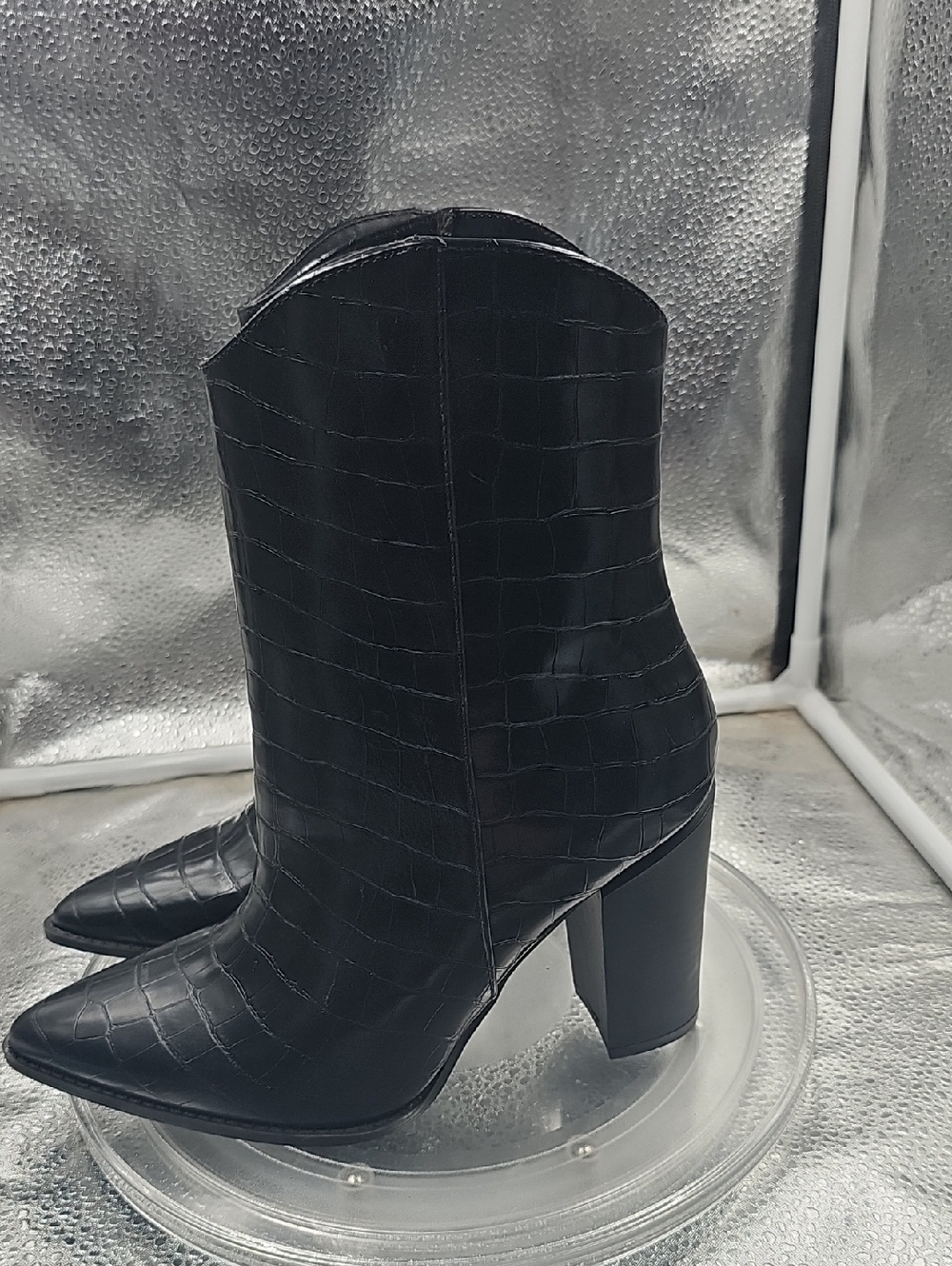 S Black Tight Fitting Qupid Heeled Boots Size 4 - Picture 7 of 7